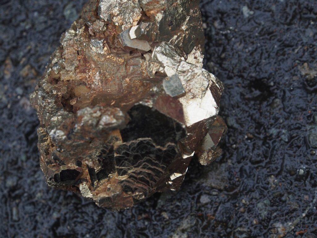 産出された硫化鉄鉱
