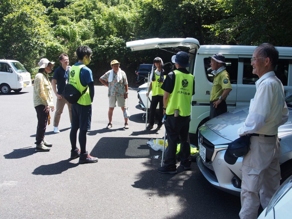 海岸パトロール清掃開始前のミーティング