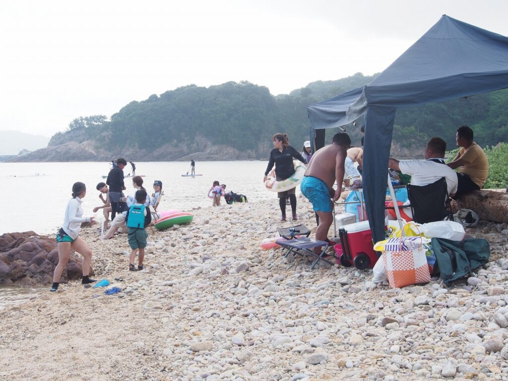 多くの海水浴の人達