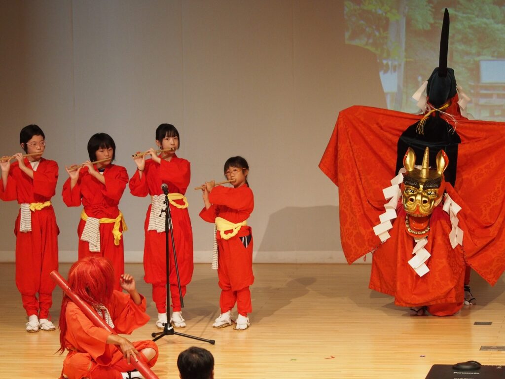 立川稲荷神社の演舞